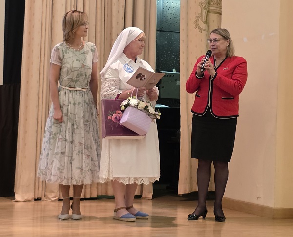 Овчинникова_162нужно обрезать руки с фото снизу 123[1].jpg