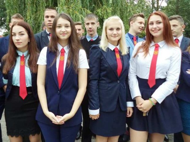 shkolnaya_moda_2018_47-620x464.jpg