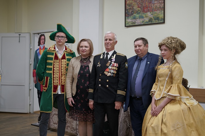 Петровская ассамблея.jpg