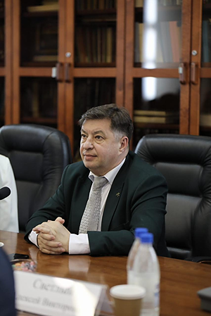 Айгистов.png