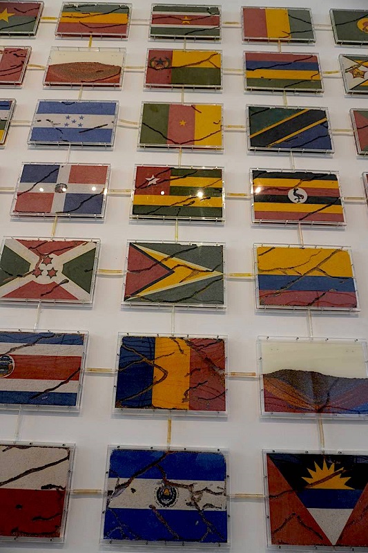 11-Юкинори Янаги  The world flag ant farm 1990 .jpg