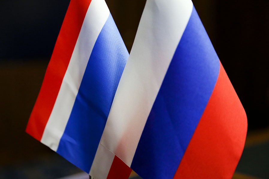 Флаги Россия и Таиланд.jpg Флаги Россия и Таиланд.jpg
