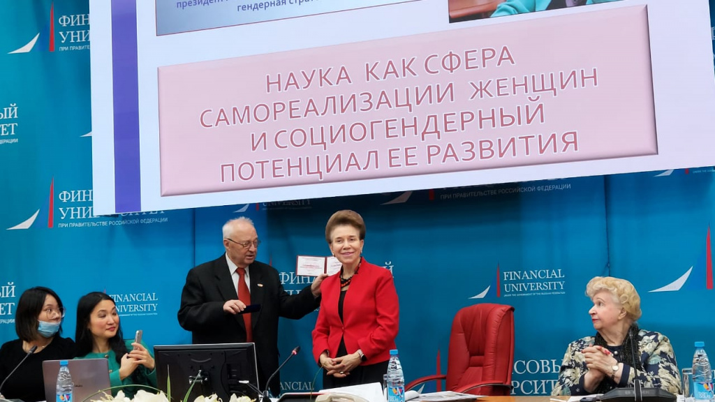 вручение медали.jpeg вручение медали.jpeg