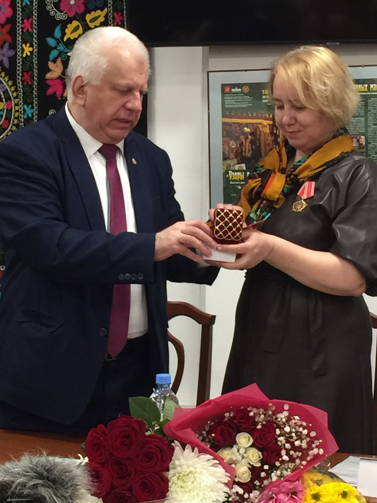 2.jpg 2.jpg