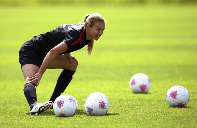 2012-07-19T141339Z_580568590_GM1E87J1P0J01_RTRMADP_3_OLY-SOCC-USA-WOMEN-ADV8.JPG