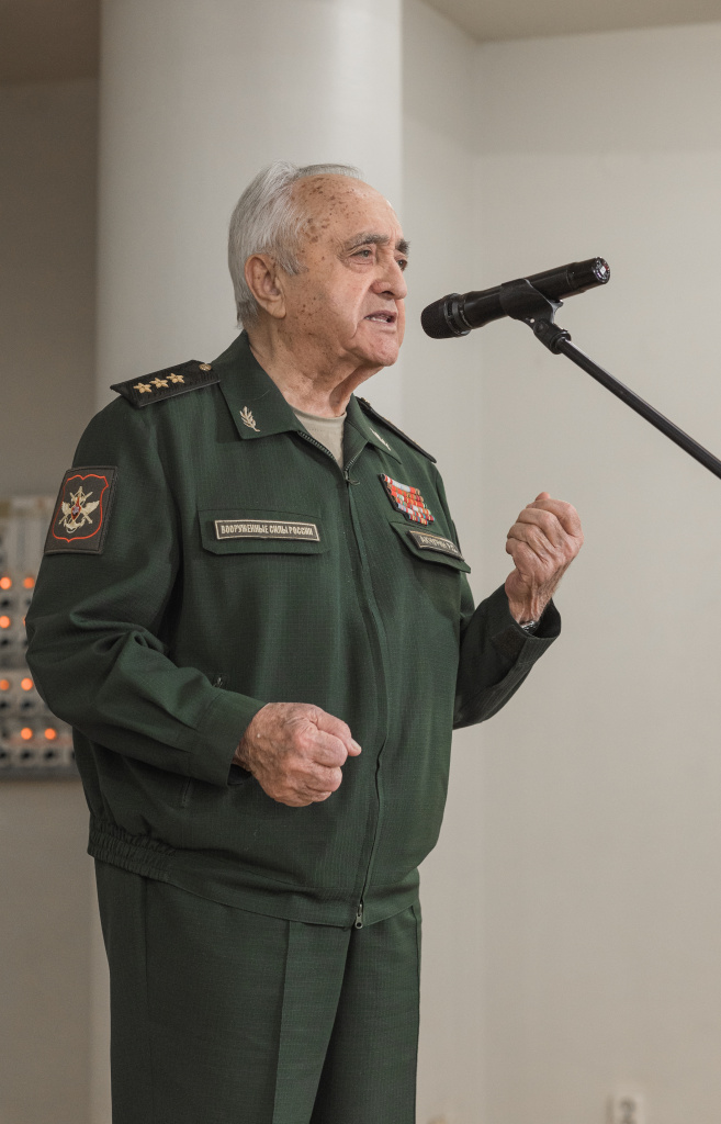 акчурин на сцене.jpeg акчурин на сцене.jpeg