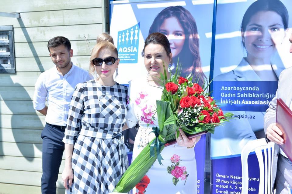 Баку предпринимательницы 2.jpg Баку предпринимательницы 2.jpg