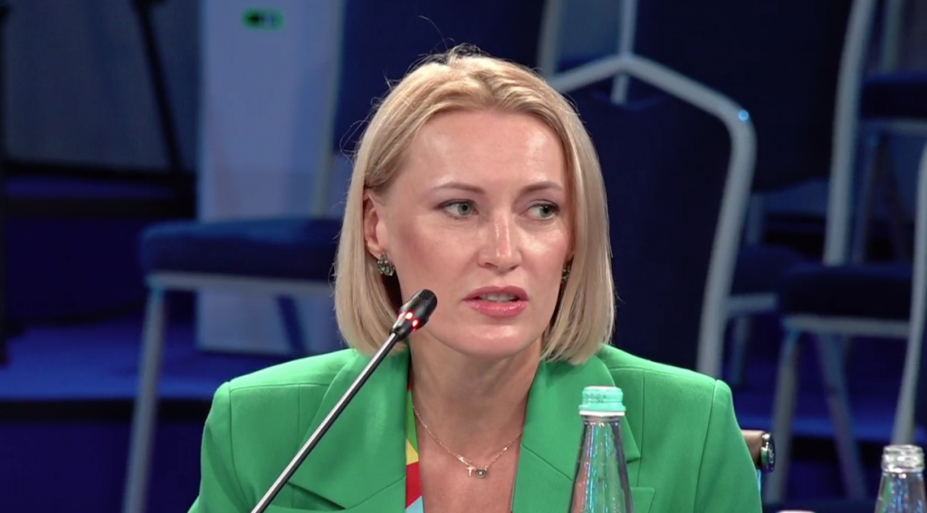 Екатерина Глебова.png