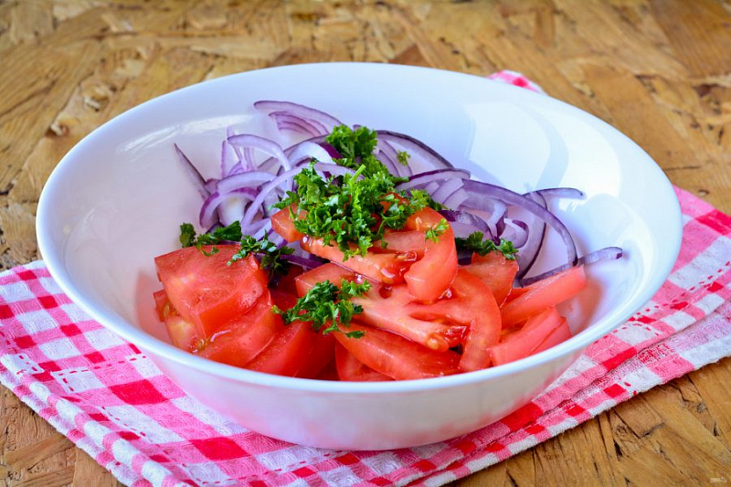 uzbekskii_salat_iz_pomidorov_i_luka-596083.jpg