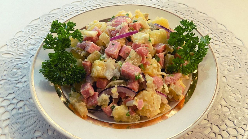 Картофельный салат с солеными огурцами.jpg