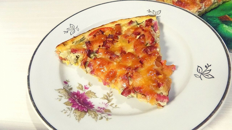 Пицца из кабачков с сыром и колбасой.jpg