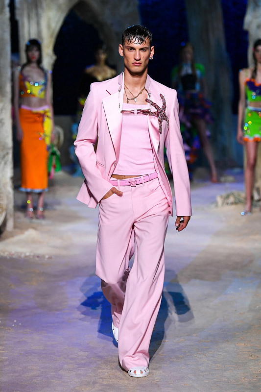 00076_versace_menswear_ss21_603628115e5f9.jpeg